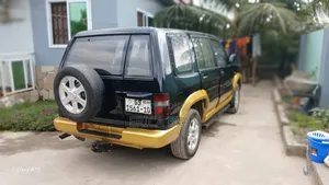 Isuzu Trooper 1999 Gold