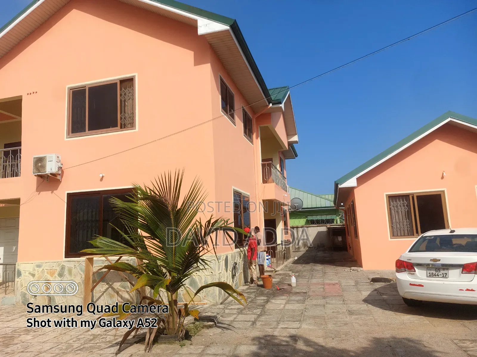 7bdrm Mansion in Gyatakrom-Ateitu, Effutu Municipal for sale