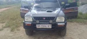 Mitsubishi L200 1999 Gray