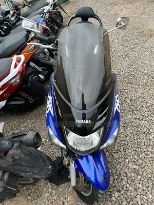 Yamaha Majesty 2015 White