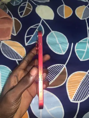 Apple iPhone 13 128 GB Red