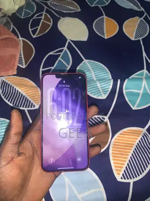 Apple iPhone 13 128 GB Red