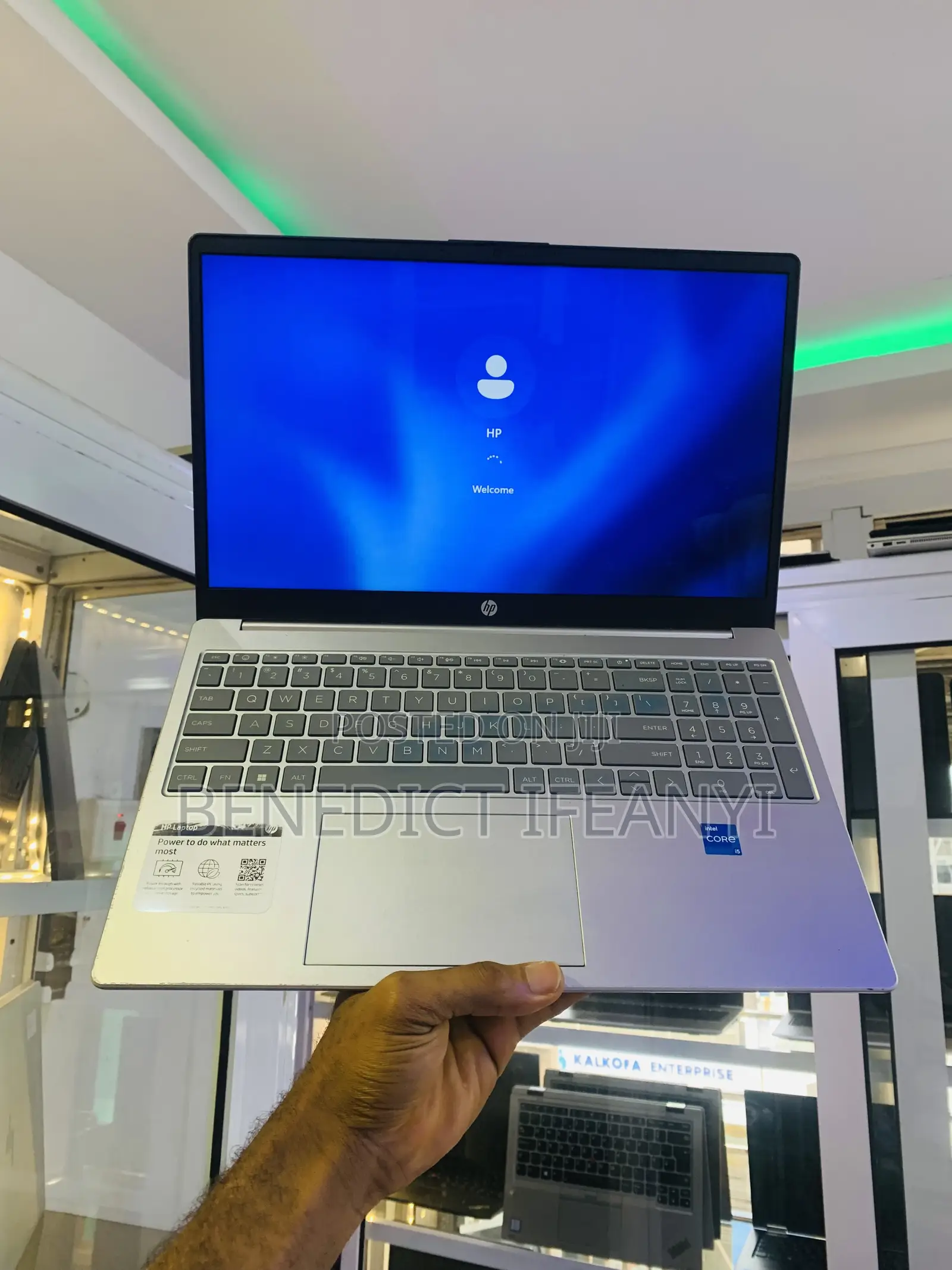 Laptop HP 15-dy1031wm 8GB Intel Core i5 SSD 512GB