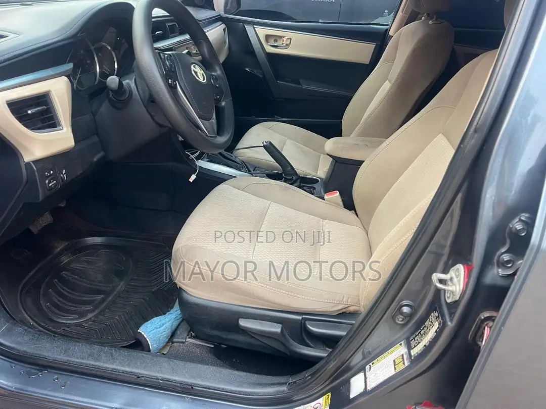 Toyota Corolla LE 4dr Sedan (1.8L 4cyl CVT) 2016 Gray