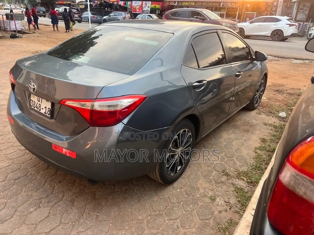 Toyota Corolla LE 4dr Sedan (1.8L 4cyl CVT) 2016 Gray
