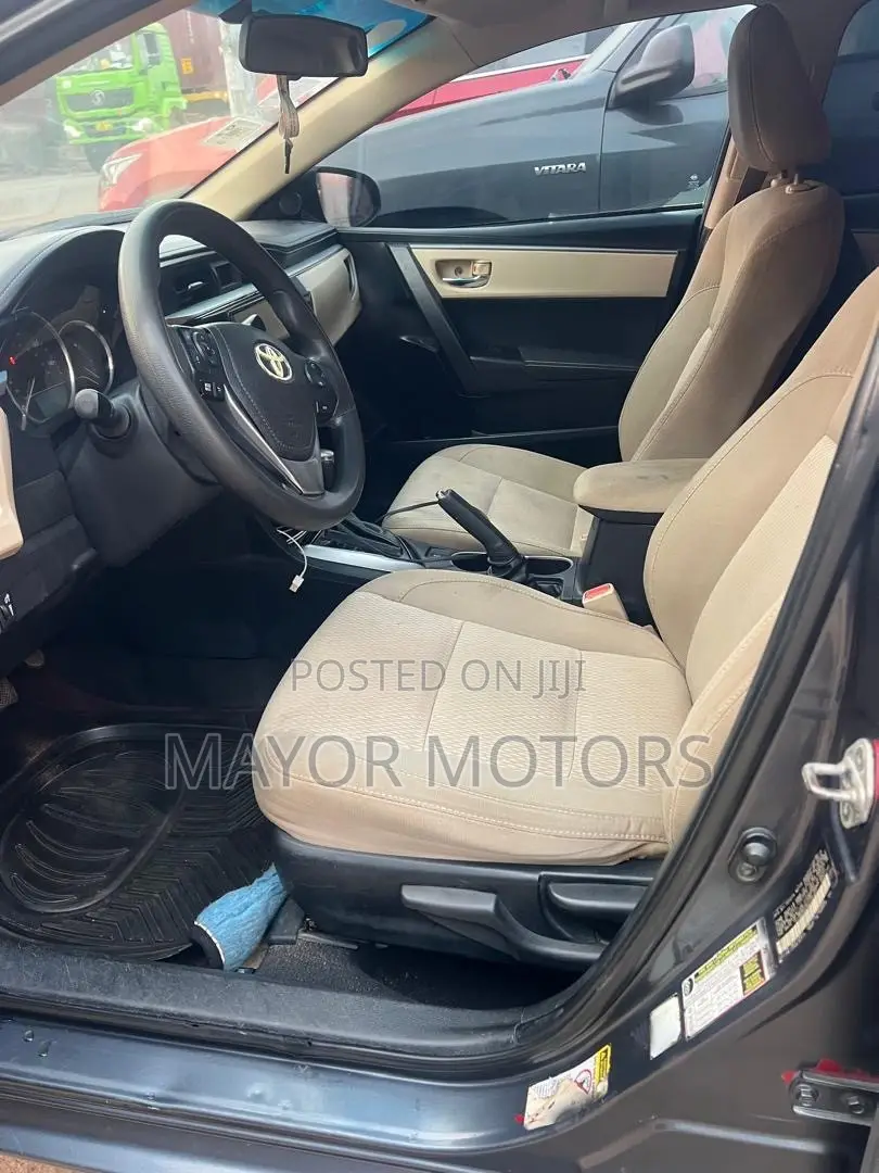 Toyota Corolla LE 4dr Sedan (1.8L 4cyl CVT) 2016 Gray