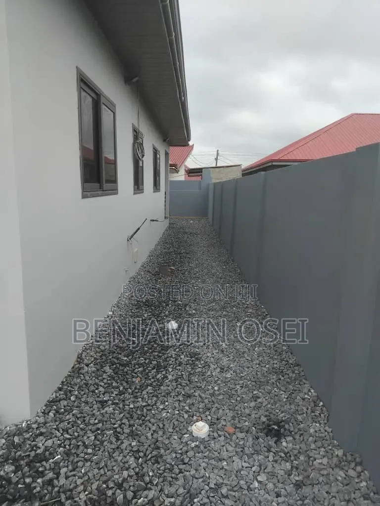 2bdrm House in Gbetsile (Assemblies, Accra Metropolitan for rent