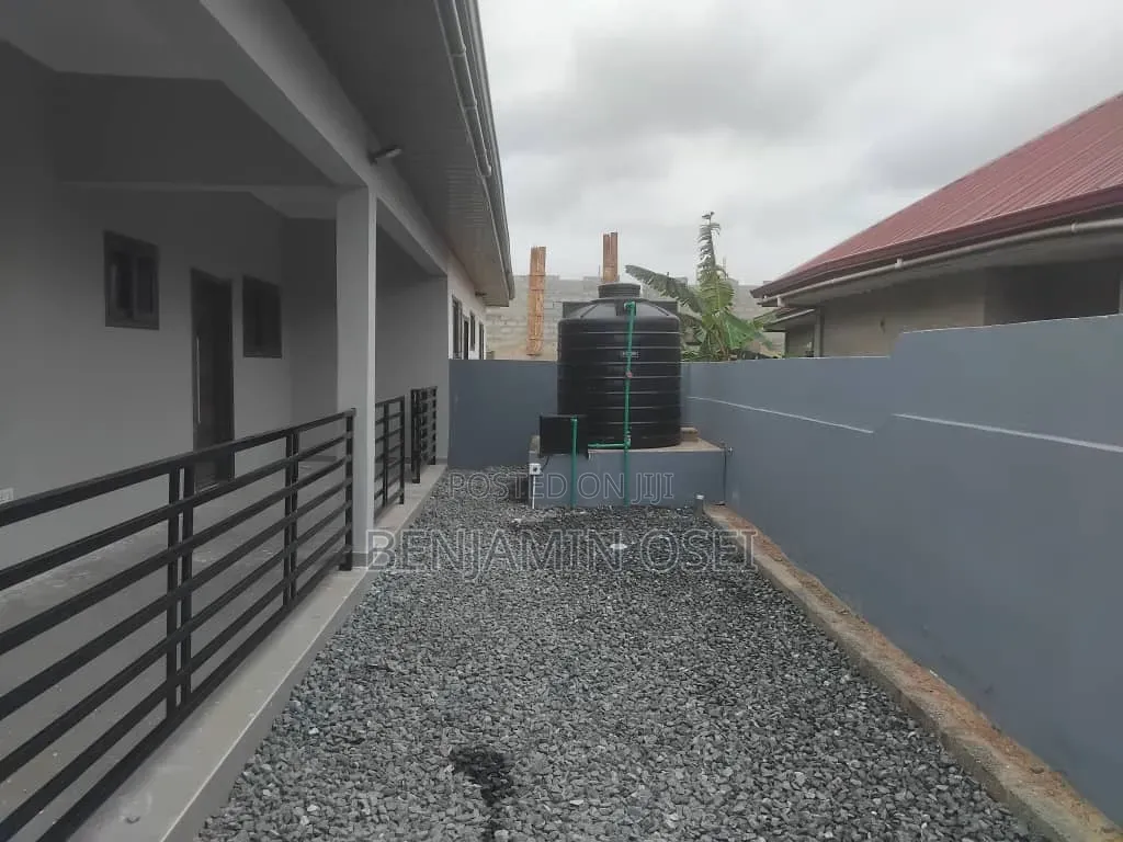 2bdrm House in Gbetsile (Assemblies, Accra Metropolitan for rent