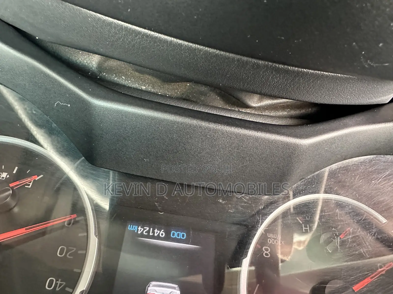 Toyota RAV4 LE AWD 2020 Red