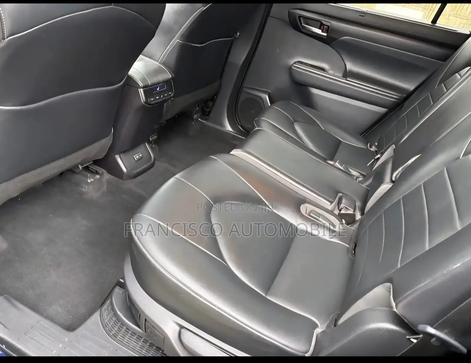 Toyota Highlander XLE 2022 Blue