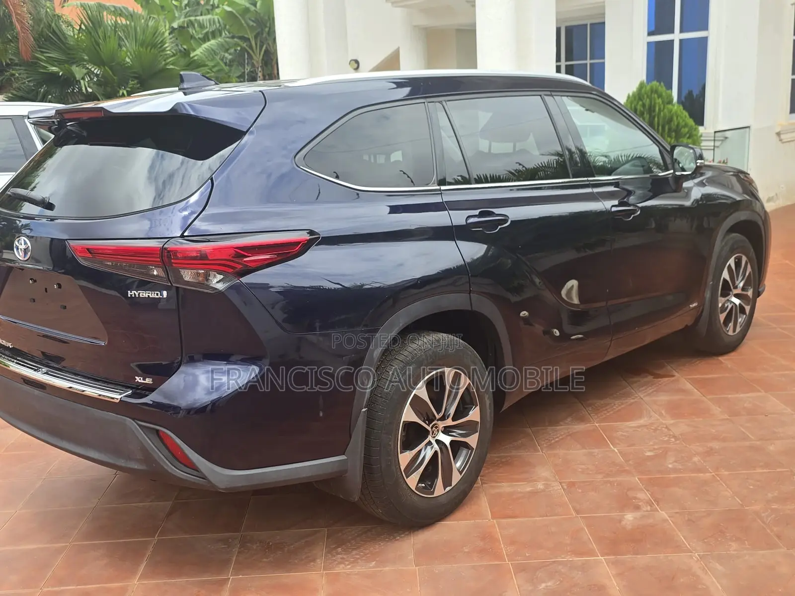 Toyota Highlander XLE 2022 Blue