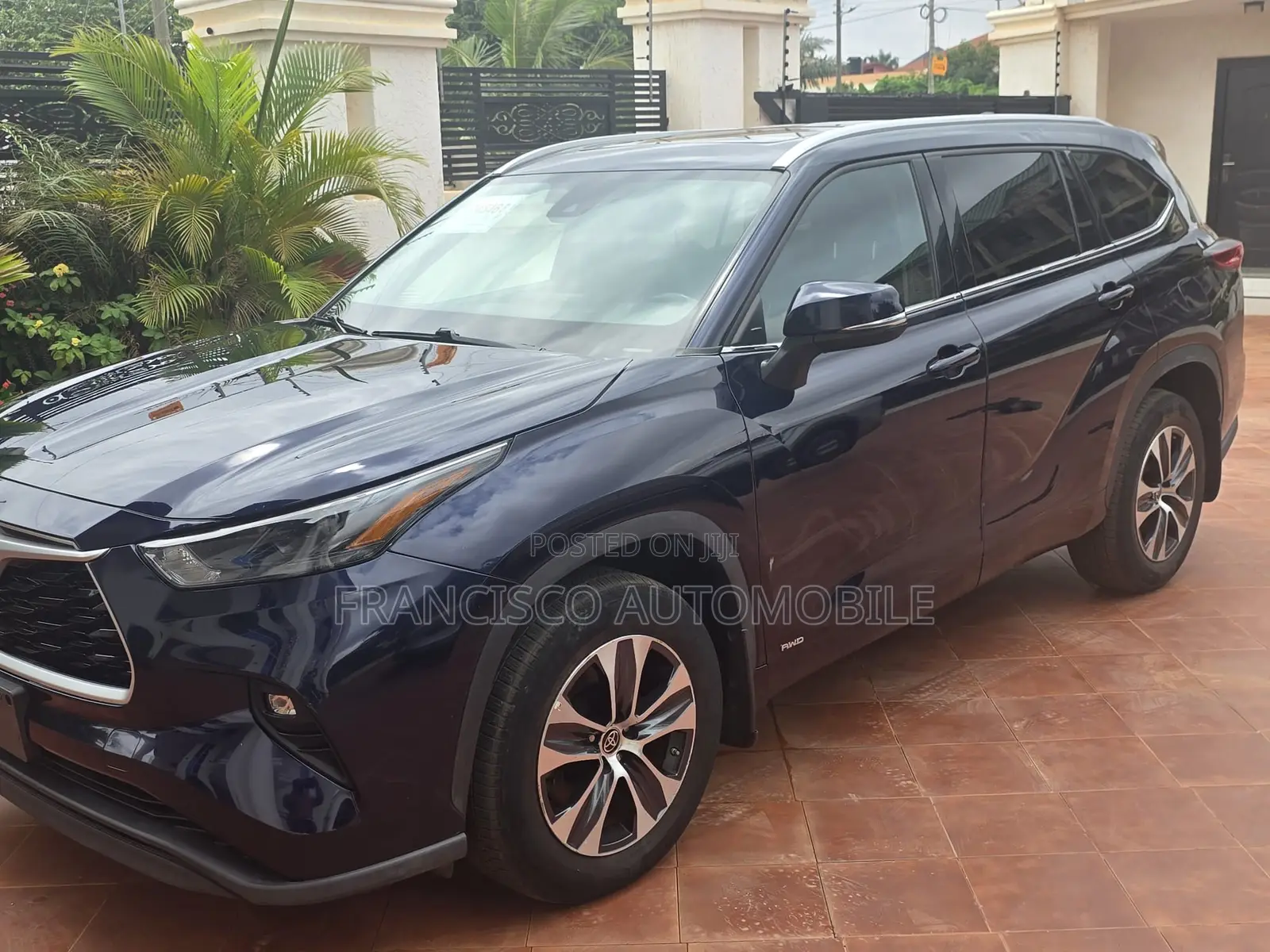 Toyota Highlander XLE 2022 Blue