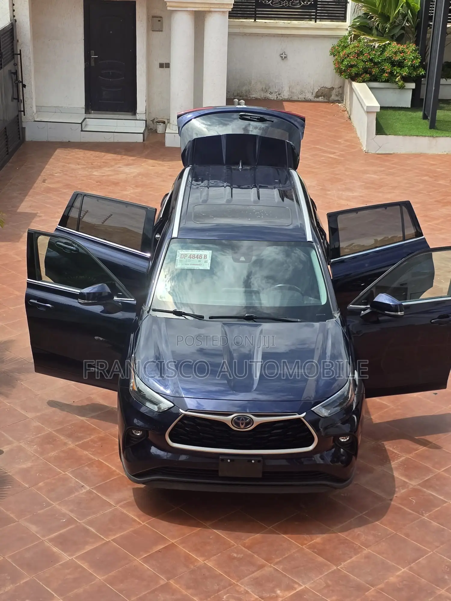 Toyota Highlander XLE 2022 Blue