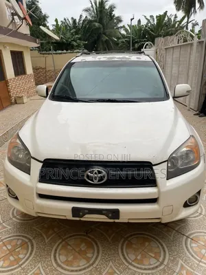 Toyota RAV4 2.5 2011 White