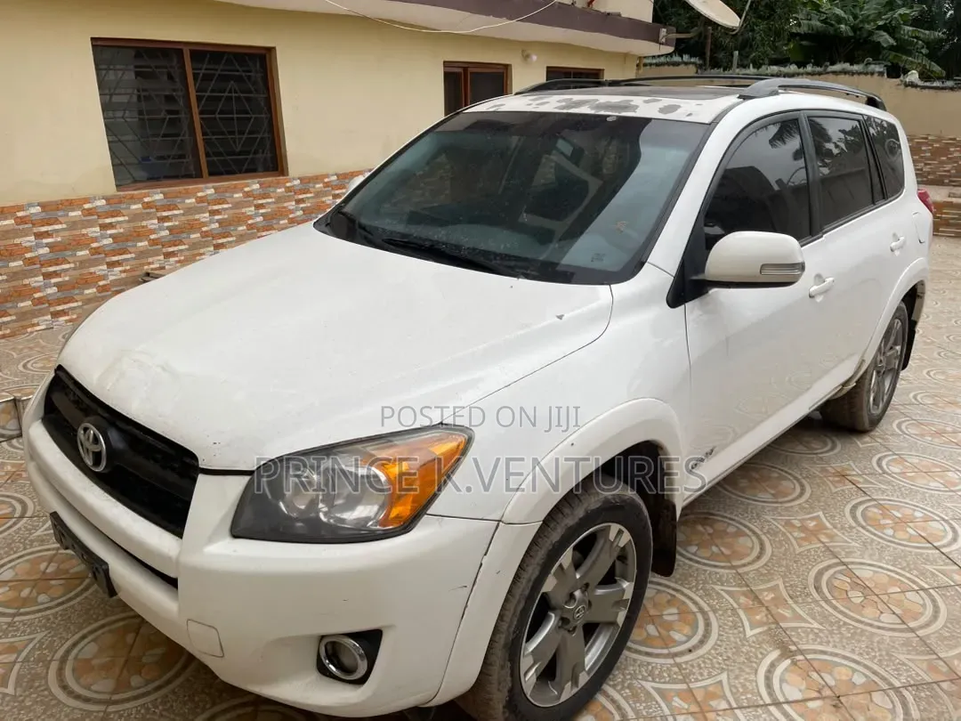 Toyota RAV4 2.5 2011 White
