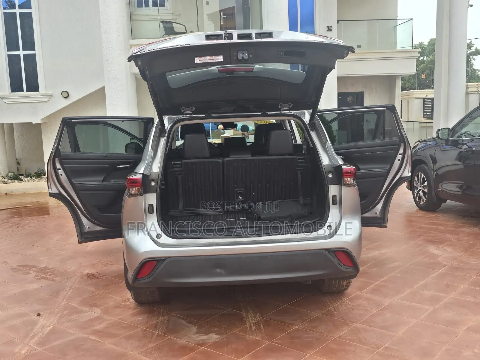 Toyota Highlander XLE 2021 Silver