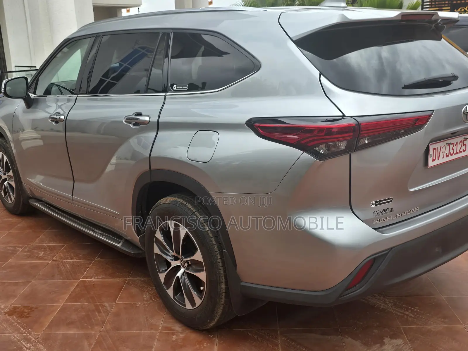 Toyota Highlander XLE 2021 Silver