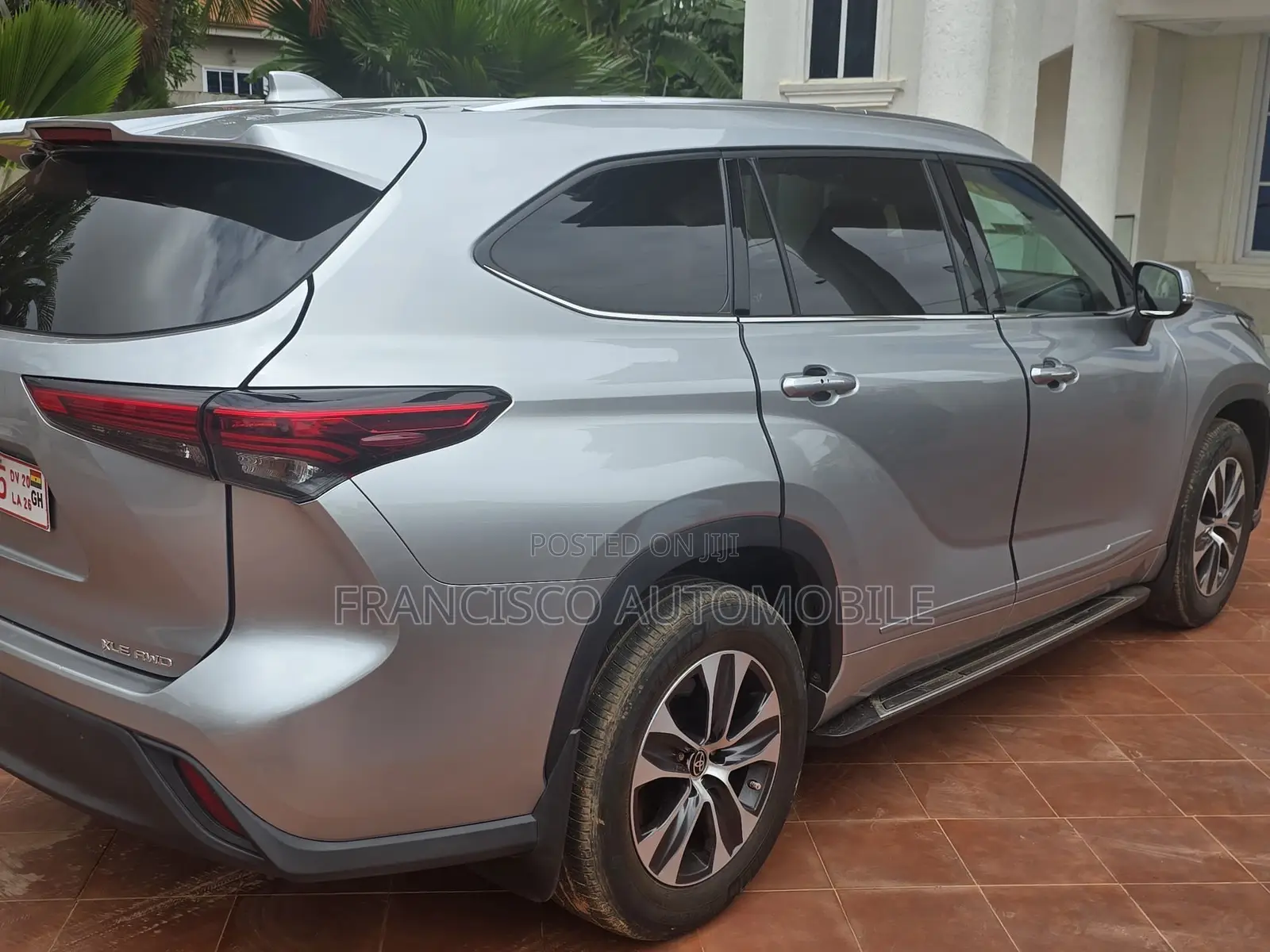Toyota Highlander XLE 2021 Silver