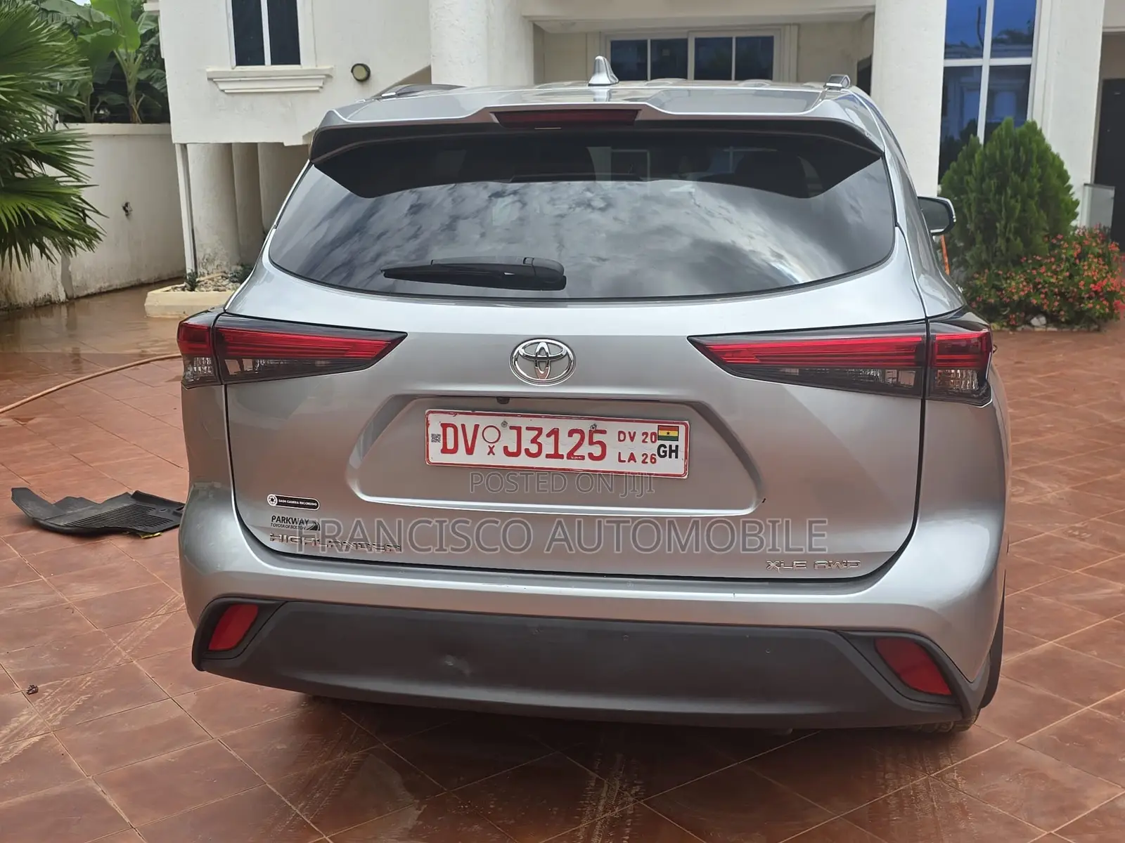 Toyota Highlander XLE 2021 Silver