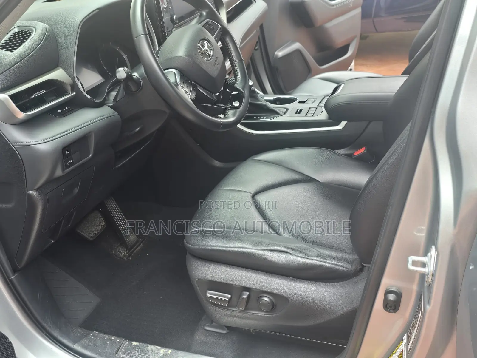 Toyota Highlander XLE 2021 Silver