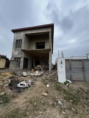 5bdrm Duplex in Lakeside Estate, Ashaley Botwe for sale