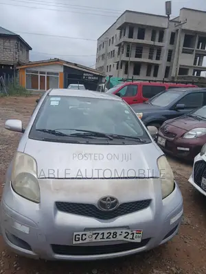 Toyota Vitz 1.0 FWD 3dr 2010 Silver