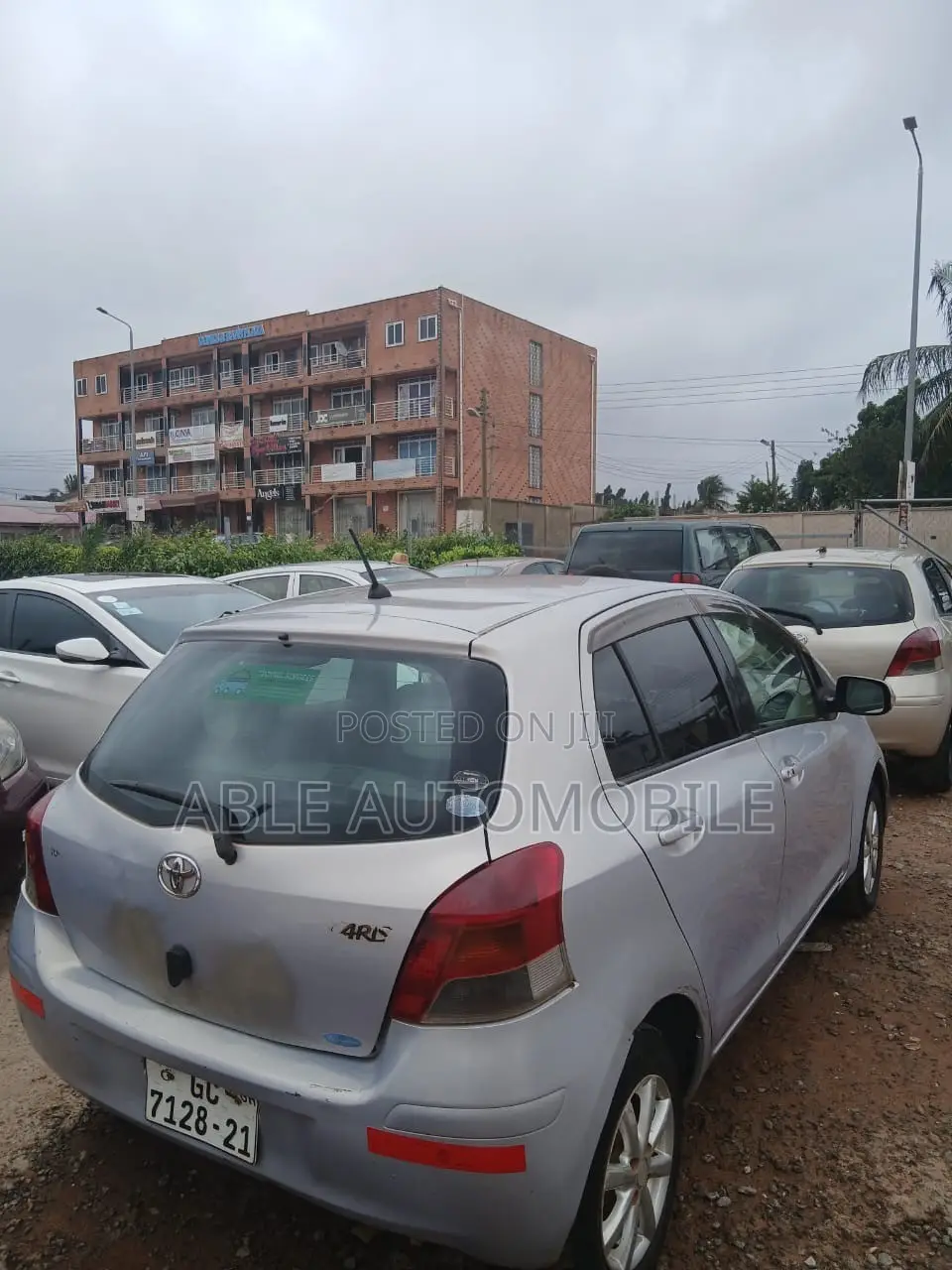 Toyota Vitz 1.0 FWD 3dr 2010 Silver