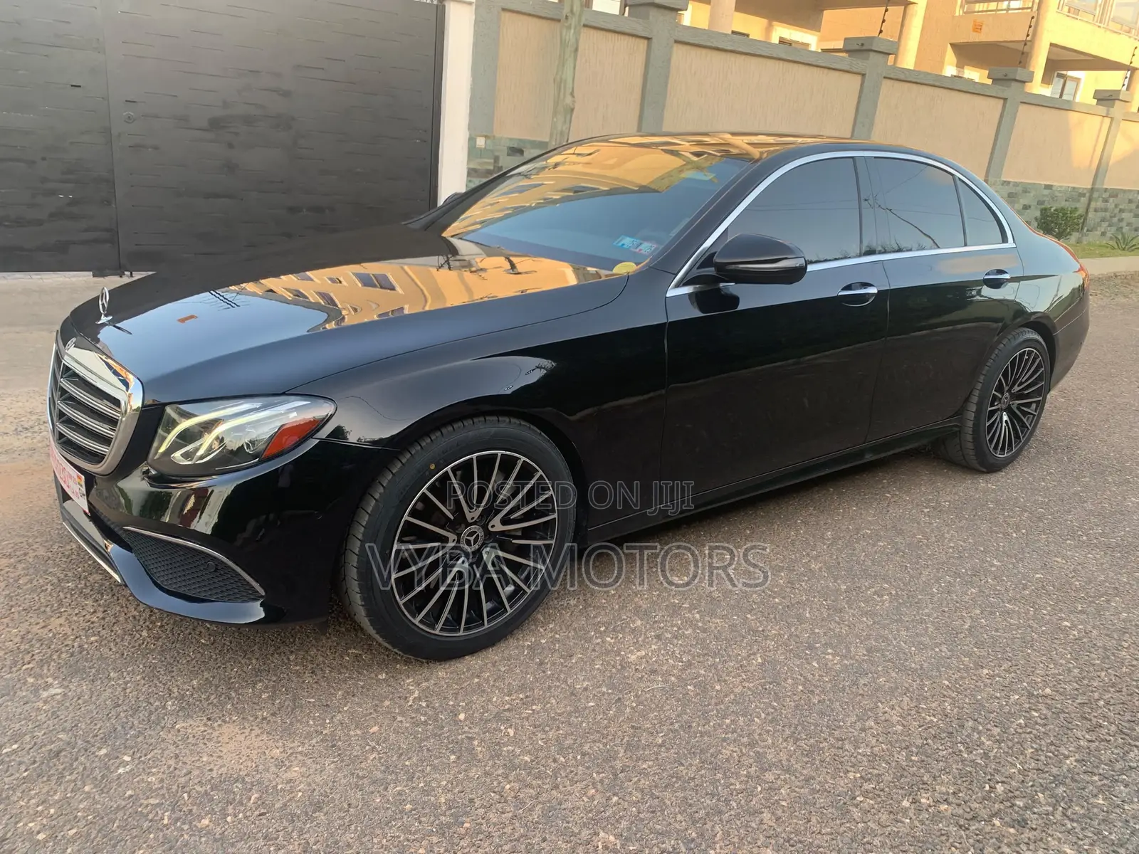 Mercedes-Benz E300 2018 Black
