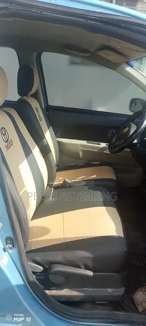 Toyota HiAce 2011 Blue