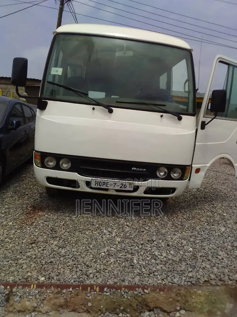 Mitsubishi Fuso Rosa 2025 White