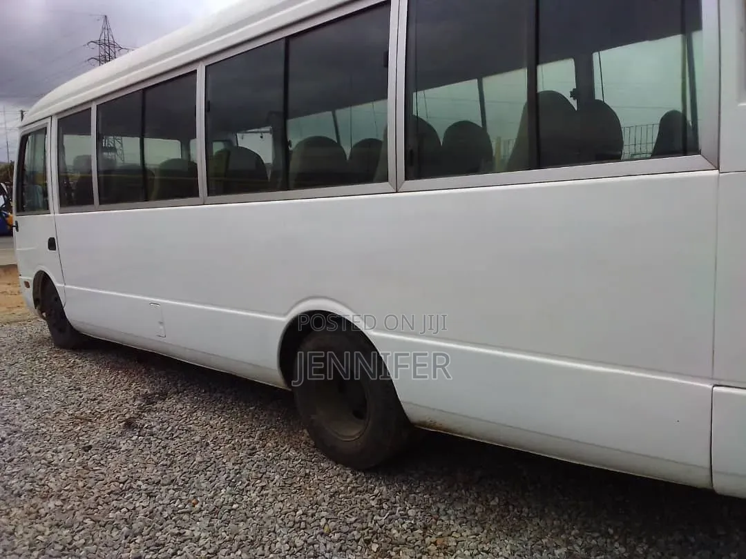 Mitsubishi Fuso Rosa 2025 White