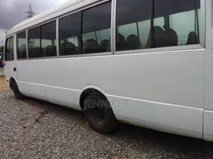Mitsubishi Fuso Rosa 2025 White