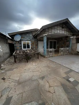 3bdrm House in Lakeside Estate, Ashaley Botwe for sale