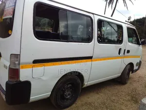 Nissan Caravan (Urvan) 2025 White