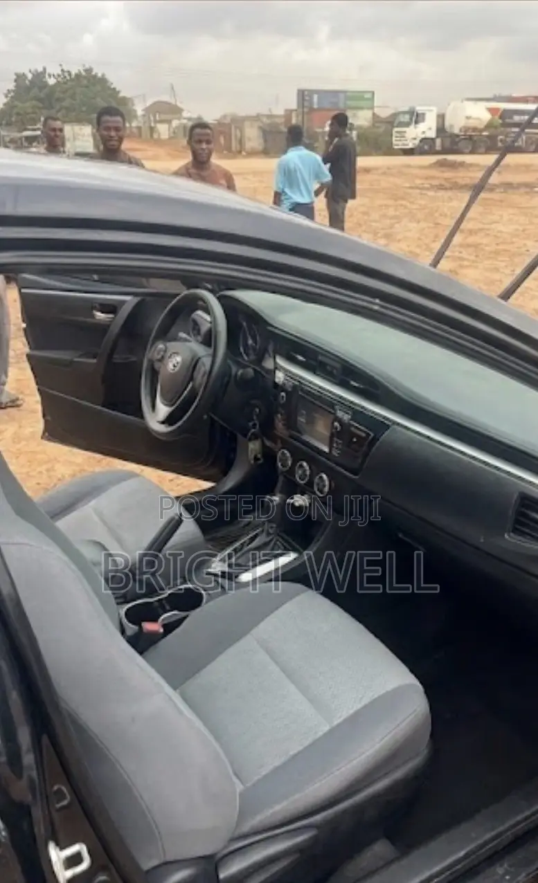 Toyota Corolla LE Eco 4dr Sedan (1.8L 4cyl CVT) 2016 Black