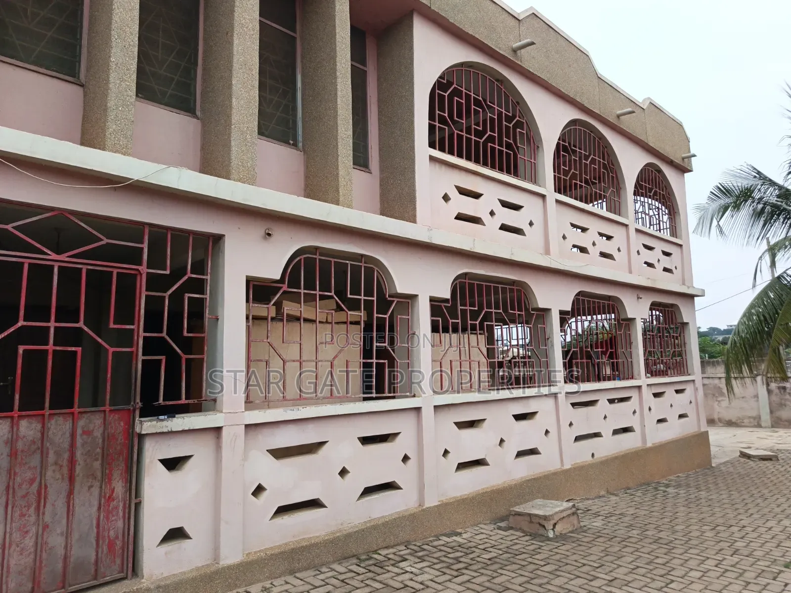 4bdrm Apartment in Buokrom Estate, Kumasi Metropolitan for rent
