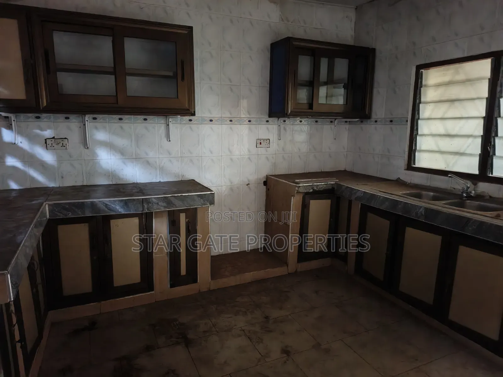 4bdrm Apartment in Buokrom Estate, Kumasi Metropolitan for rent