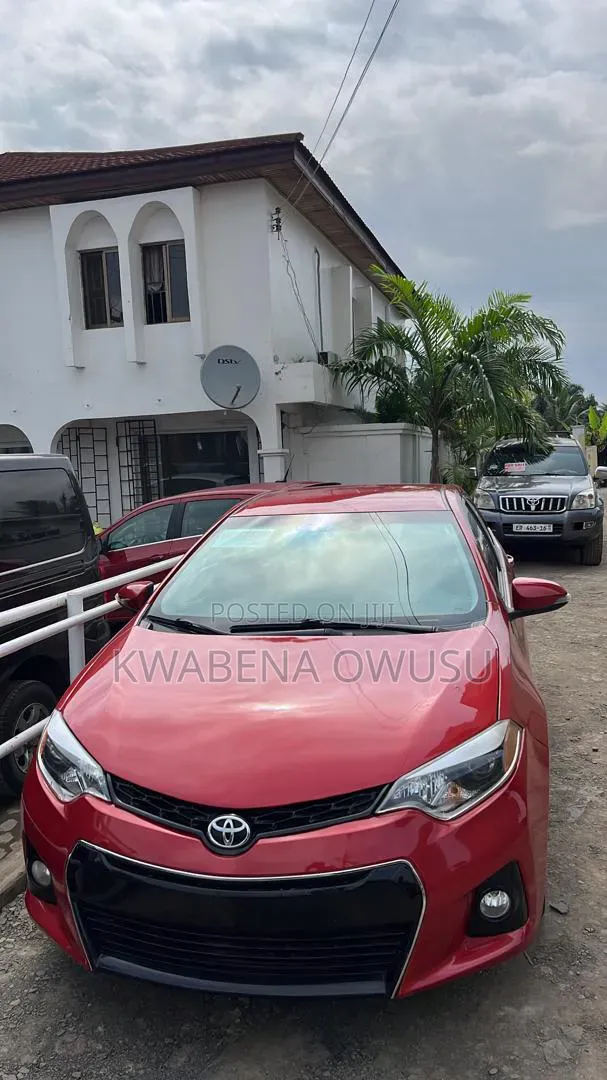 Toyota Corolla 2015 Red