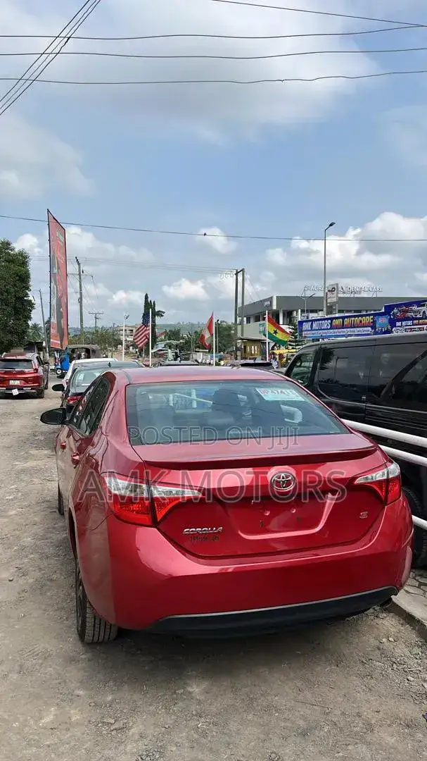 Toyota Corolla 2015 Red
