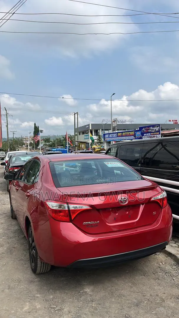 Toyota Corolla 2015 Red