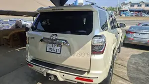 Toyota 4-Runner TRD Pro 4dr 4x4 (4.0L 6cyl 5A) 2016 Off white
