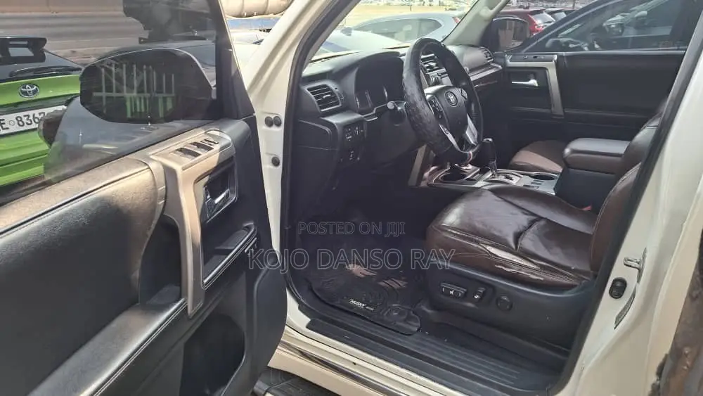 Toyota 4-Runner TRD Pro 4dr 4x4 (4.0L 6cyl 5A) 2016 Off white