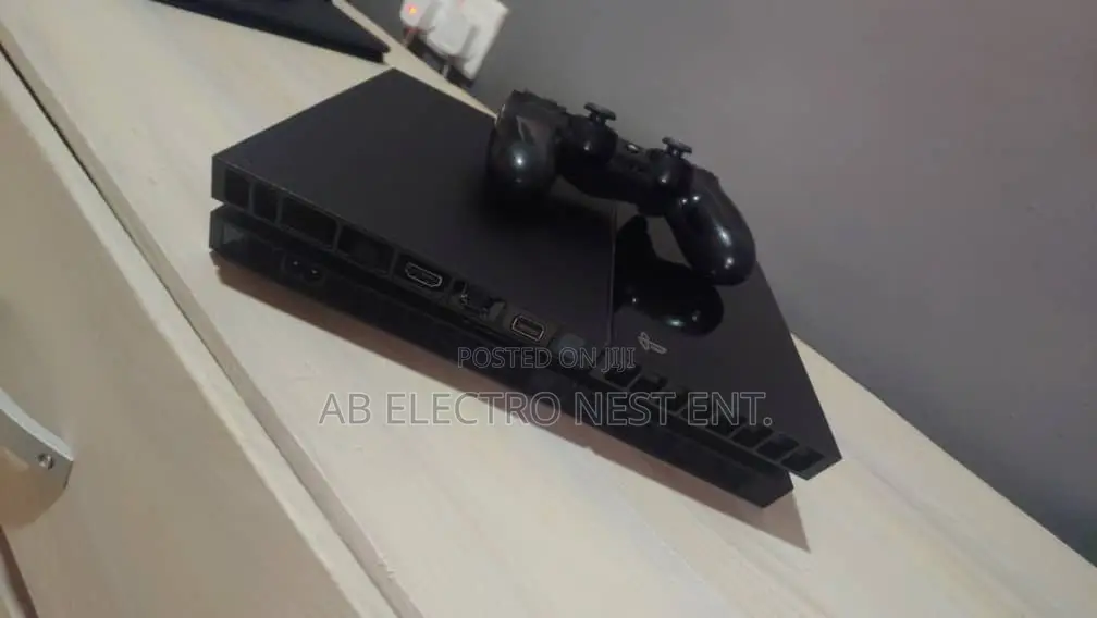 Ps4 Standard 1TB Jailbreak With 10 Games Installed Plus Controller