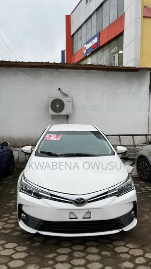 Toyota Corolla Altis 2017 White