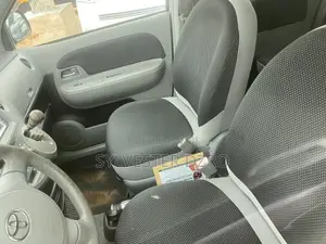 Toyota Sienta 2012 Silver