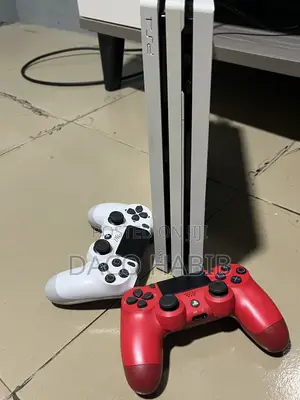 Ps4 Pro 1TB Jailbreak With 2 Controllers