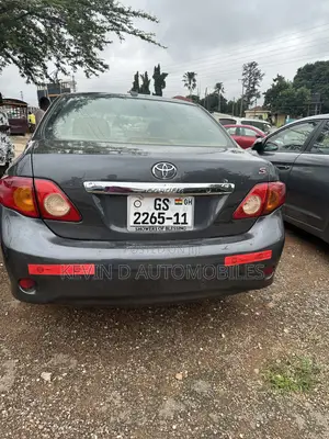 Toyota Corolla LE 4dr Sedan (1.8L 4cyl 4A) 2010 Gray