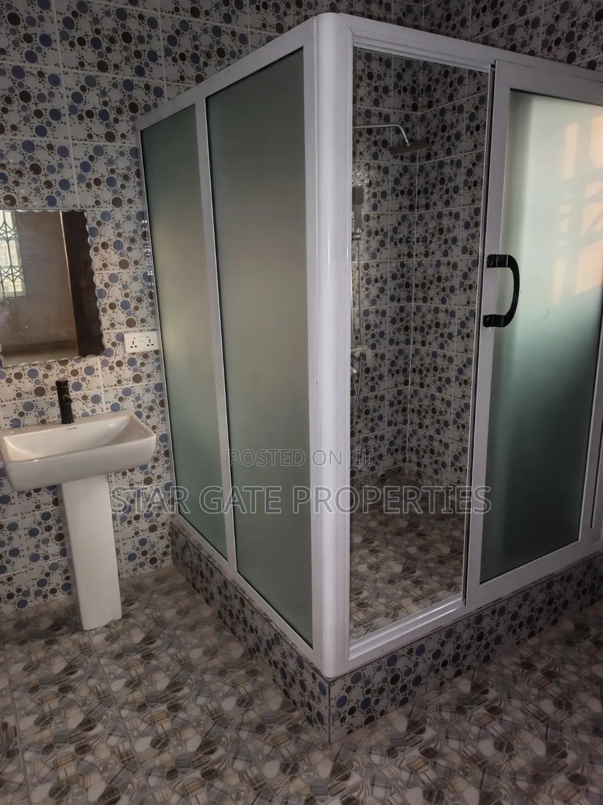 4bdrm Apartment in Kenyasi Truba., Kumasi Metropolitan for rent