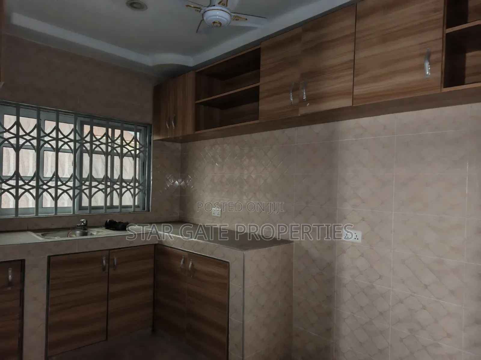 4bdrm Apartment in Kenyasi Truba., Kumasi Metropolitan for rent