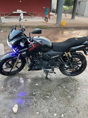 TVS Apache 180 RTR 2025 Black